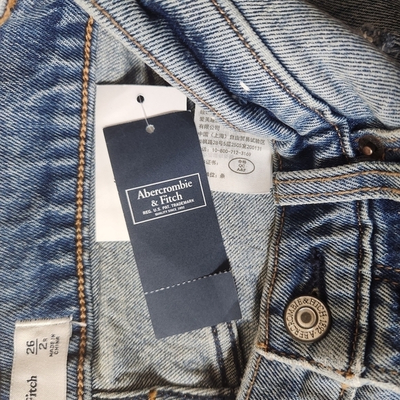 Abercrombie & Fitch The Skinny High Rise Chewed Hem Jeans-Size 2/26 (NWT) - Picture 12 of 14